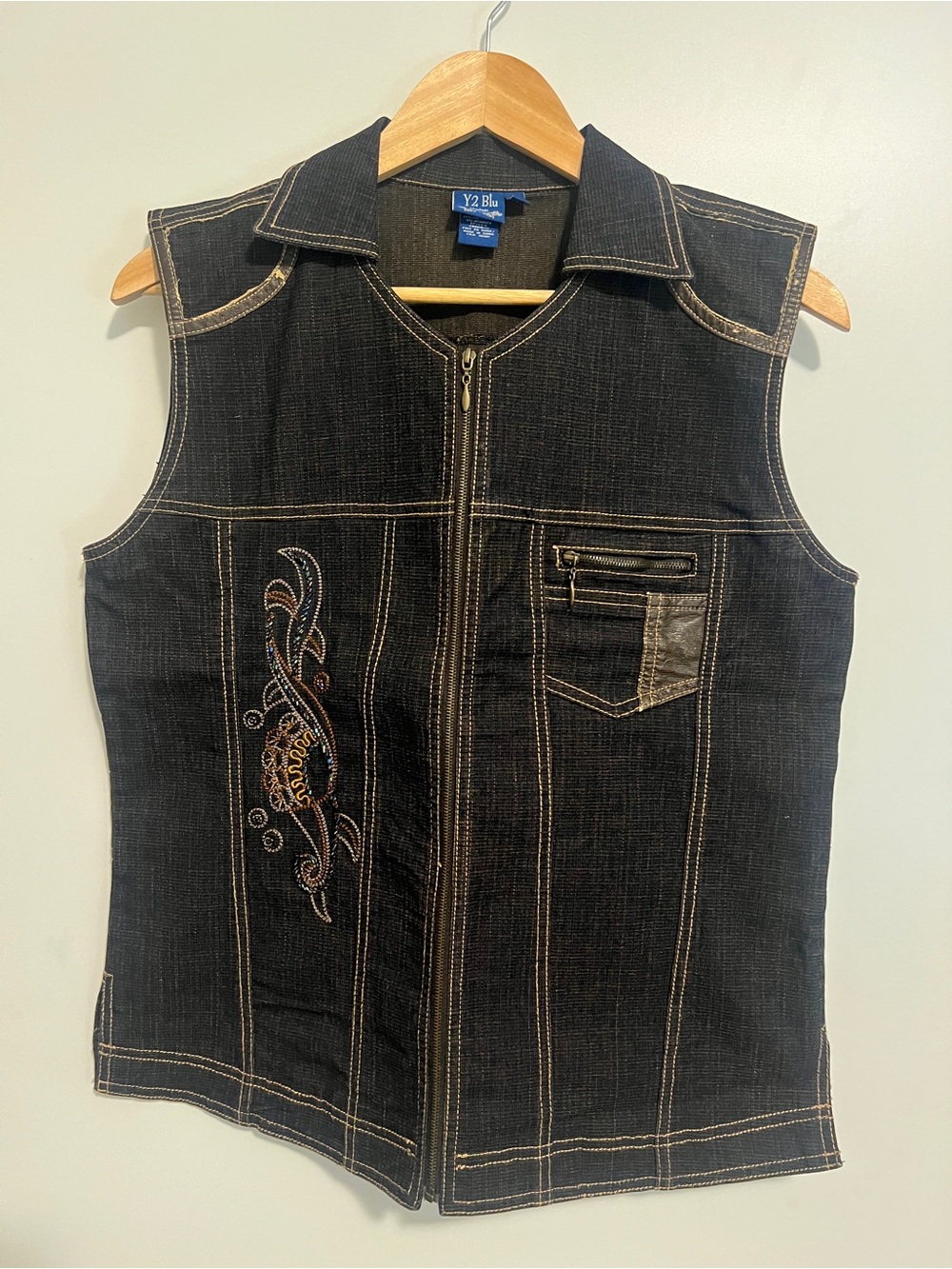Vintage Y2 Blu Dark Wash Beaded & Embroidered Denim Zipper Vest w/ beaded swirl